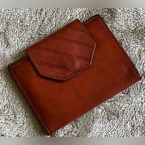 Prince Gardner vintage bi-fold wallet 4-1/4 x 3. Gorgeous unique design!